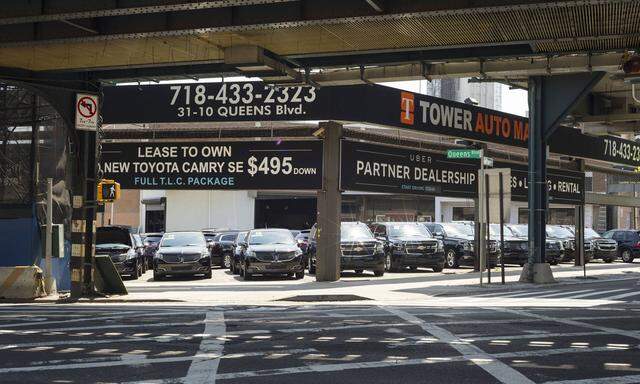 Acitivities in Long Island City in New York An automobile deal partners with Uber in Long Island Cit