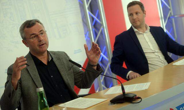 FPÖ-Generalsekretär Michael Schnedlitz (r.) und FPÖ-Parteichef Norbert Hofer