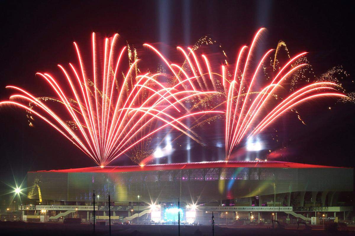 In Lemberg wurde dagegen neu gebaut. mit einem Feuerwerk wurde im Oktober 2011 die Arena Lwiw eingeweiht. Erstes Spiel im Stadion war das Länderspiel der Ukraine gegen Österreich (2:1).