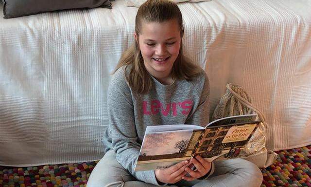 Die zehnjährige Anna hat „Peter in Gefahr“ in einem Zug ausgelesen. Sie fand es spannend und empfiehlt es weiter.
