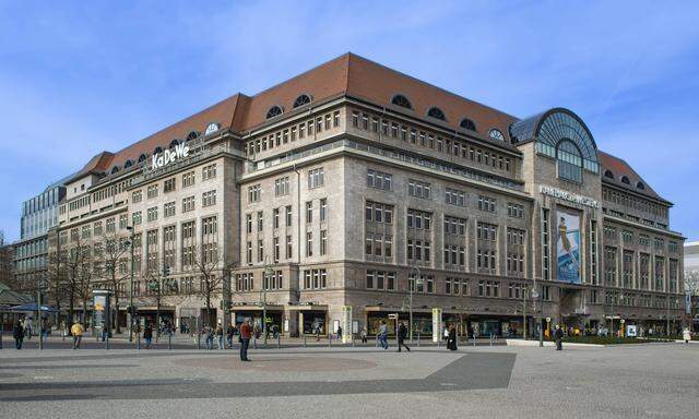 Das Luxuskaufhaus KaDeWe in Berlin ist nach eigenen Angaben von Hackern angegriffen worden. 