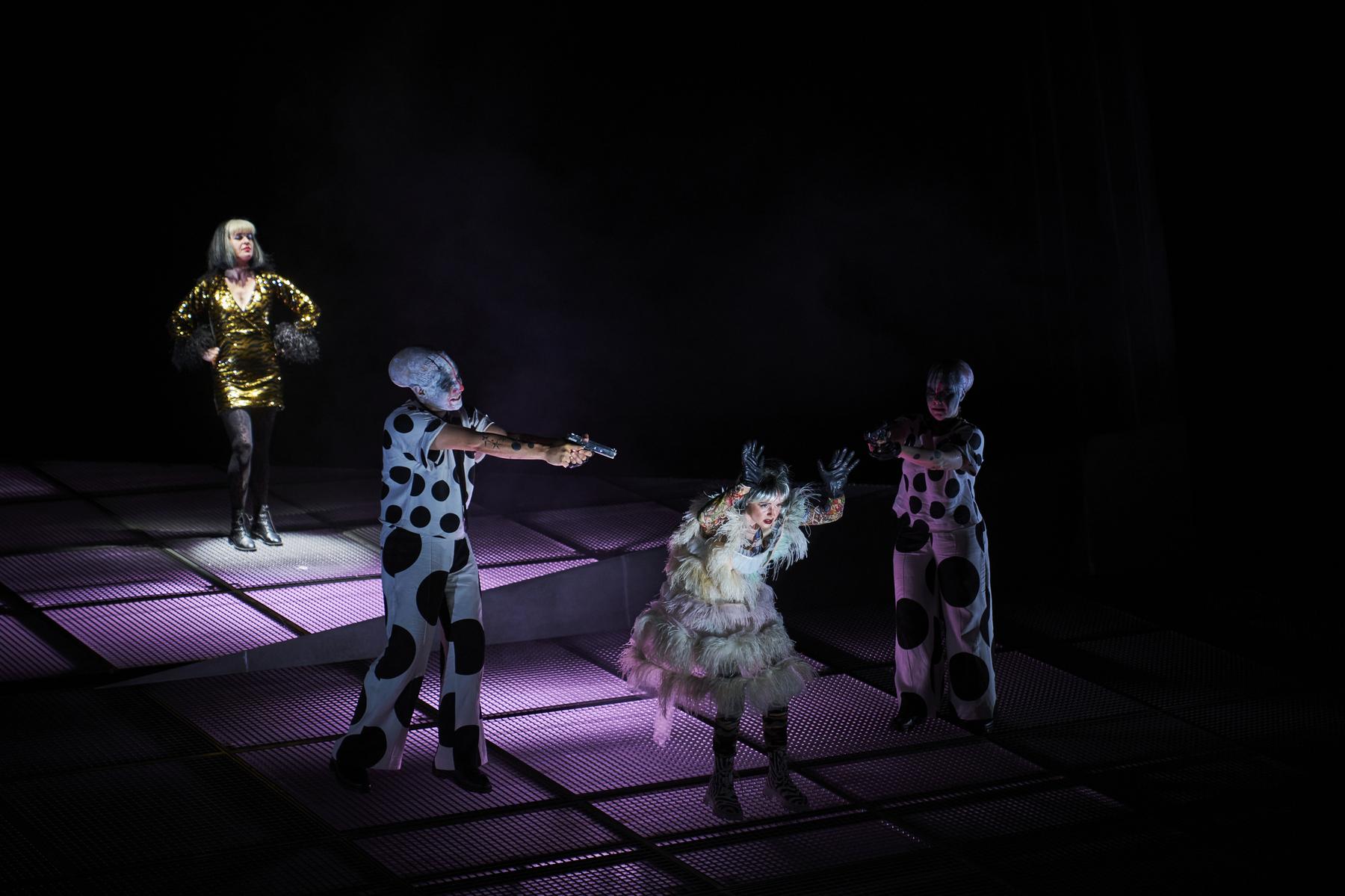 Svet kulture se poslavlja od legend in razmišlja o uprizoritvah