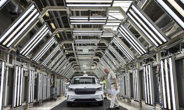 Vor allem die Autoindustrie muss sich in Osteuropa aufgrund von Klimawandel und steigenden Gehältern neu erfinden. 