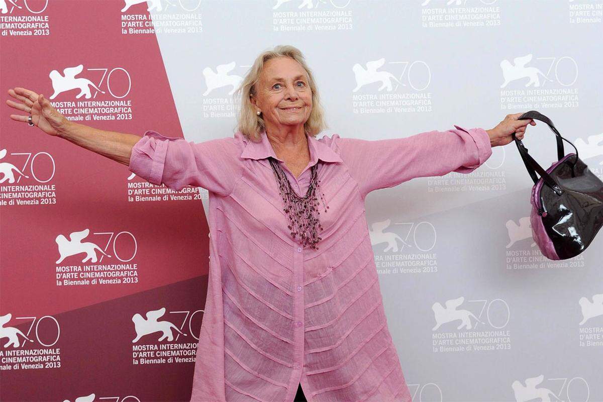 Als beste Darstellerin wurde die italienische Schauspielerin Elena Cotta (82) für ihre Leistung in dem Drama "Via Castellana Bandiera" der Regisseurin Emma Dante ausgezeichnet.