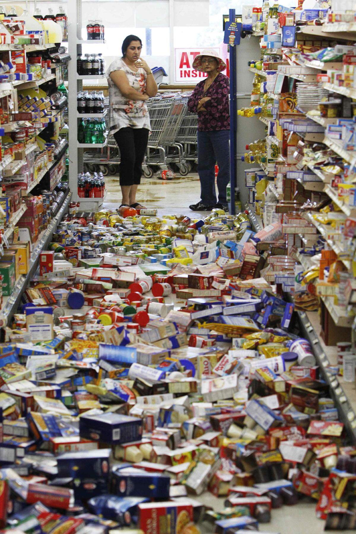 Im Bild: In einem Supermarkt in Virginia hat das beben die Ware aus den Regalen geschüttelt.