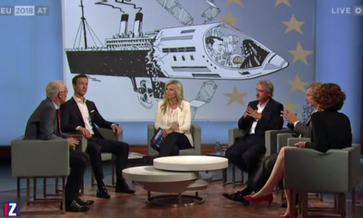 Links (aus Sicht der Zuseher) Gernot Blümel und Zoltan Balog, rechts Jean Asselborn, Johannes Hahn und Ulrike Guerot.