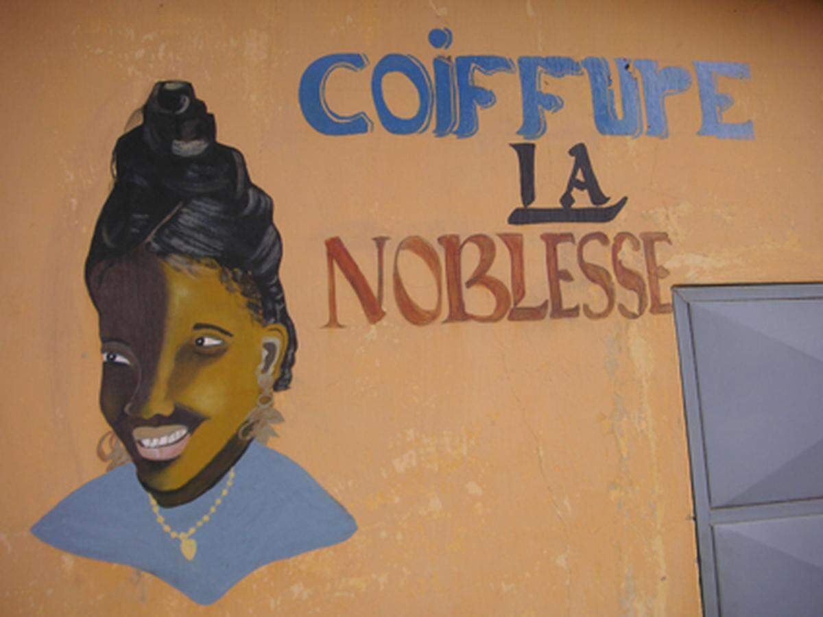 Es gibt in Natitingou einen kleinen Friseur für die Damen …