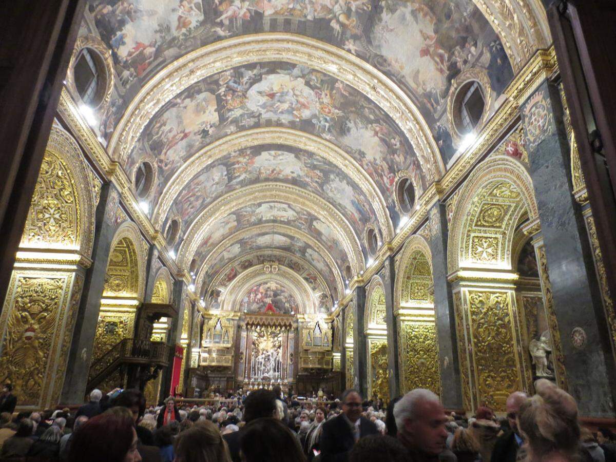 Die berühmteste Kirche ist die St. John´s Co-Cathedral aus dem 16. Jahrhundert, also Werk der Malteser. Jeden Jänner findet (u.a.) hier das Barockfestival statt, www.vallettabaroquefestival.com.mt. Es versammelt Barockmusikspezialisten aus der ganzen Welt und sucht in Europa seinesgleichen. Es gehört zu den Aktivitäten der Europäischen Kulturhauptstadt 2018.