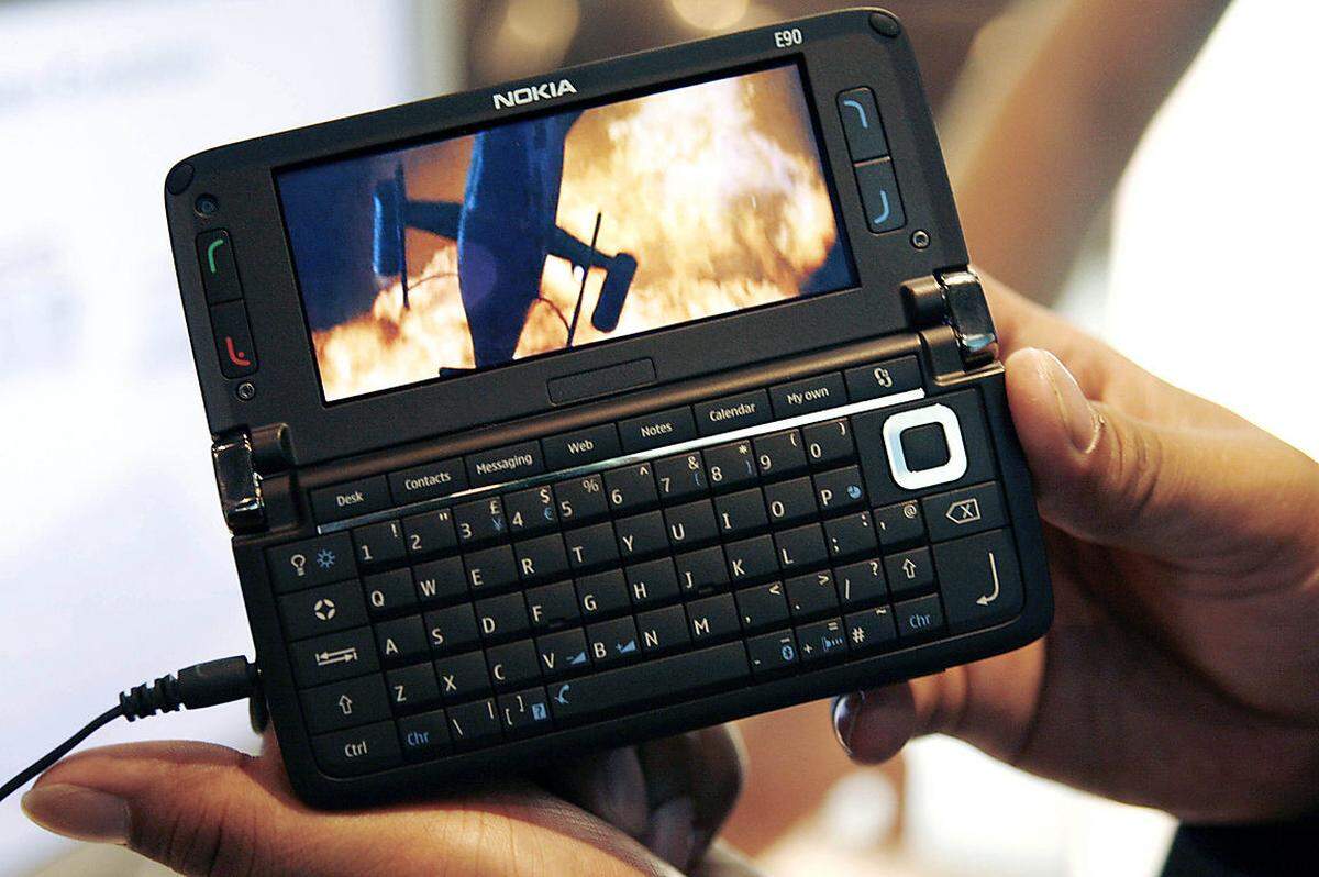 Das Nokia E90 - der letzte klassische Communicator von 2007.