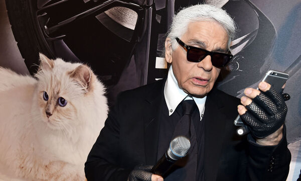 Karl Lagerfeld vor einem Foto seiner Birma-Katze Choupette bei der Vernissage "Corsa Karl und Choupette" im Palazzo Italia (Archivbild).