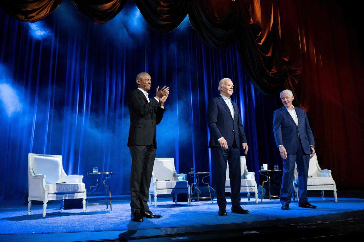Barack Obama (li.), Joe Biden und Bill Clinton (re.)
