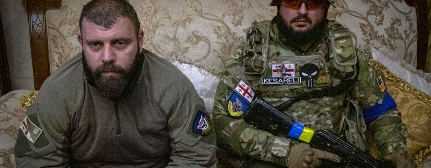 Zwei Mitglieder der georgischen Legion in der ukrainischen Hauptstadt Kiew. Sie zeigen sich mittlerweile unbeeindruckt von den Fähigkeiten der russischen Armee.