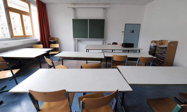 Hoehere Schulen 2500 Lehrer