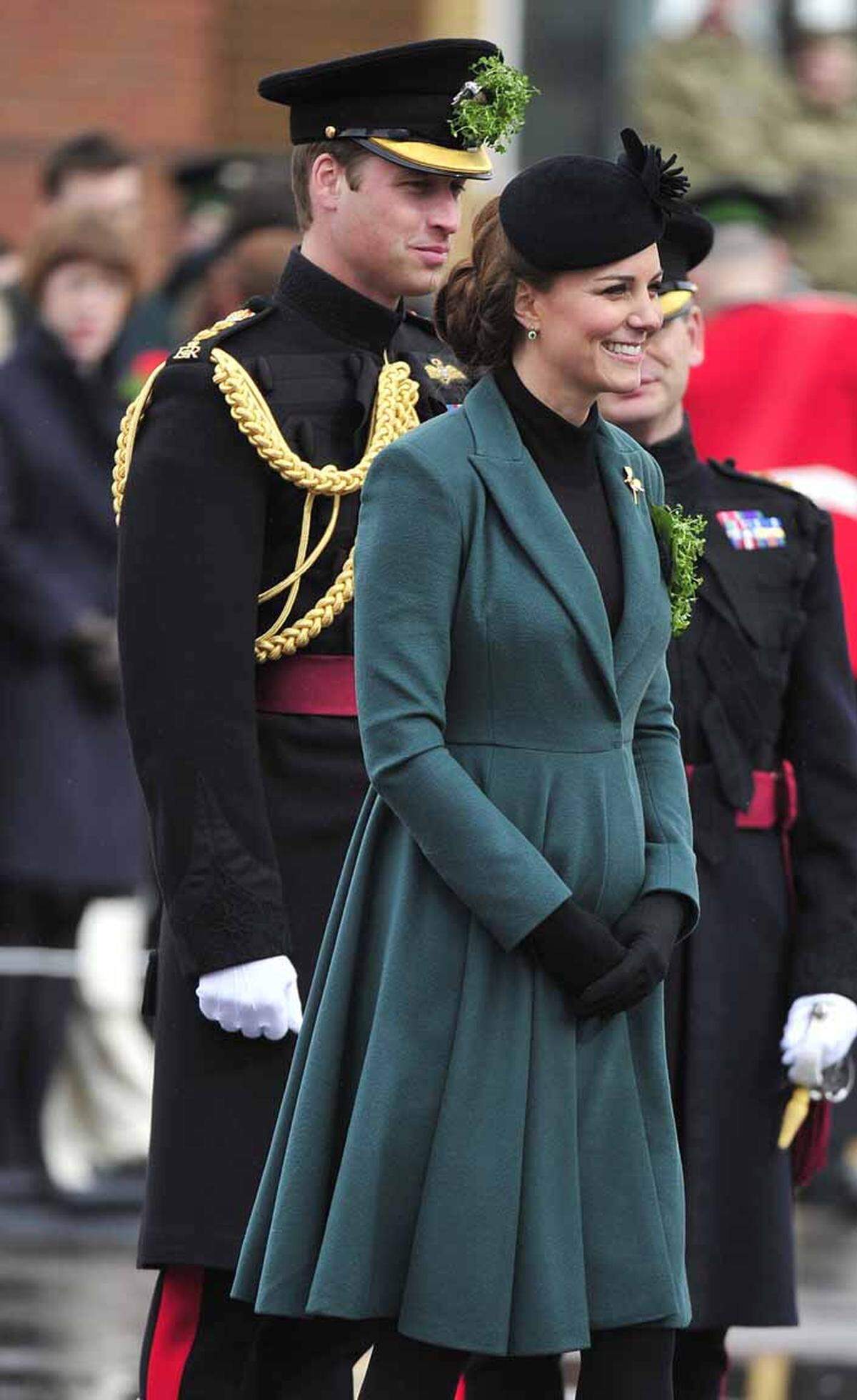 Am St. Patricks' Day recycelte die Herzogin einen grünen Mantel, den sie bereits im Vorjahr bei der gleichen Feierlichkeit trug.