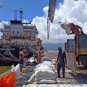 Indiens Haupt-Reishafen in IKakinada Anchorage. 