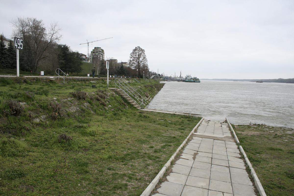 Am Donauufer der Stadt Russe in Bulgarien.
