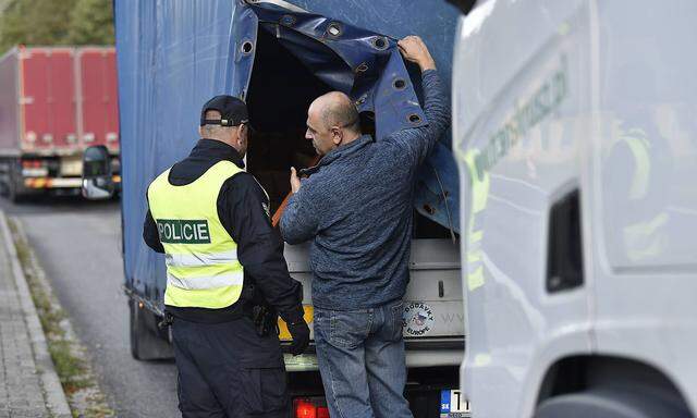 Speziell ausgebildete Beamte hätten "einen Blick" für verdächtige Kfz, heißt es von der Landespolizeidirektion Niederösterreich.