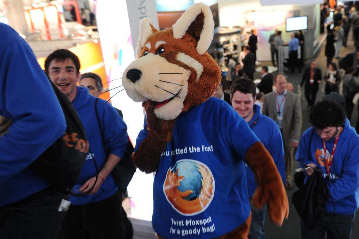 Mozilla ließ einen bemitleidenswerten Mitarbeiter in einem vermutlich sehr heißen Firefox-Kostüm herumrennen.