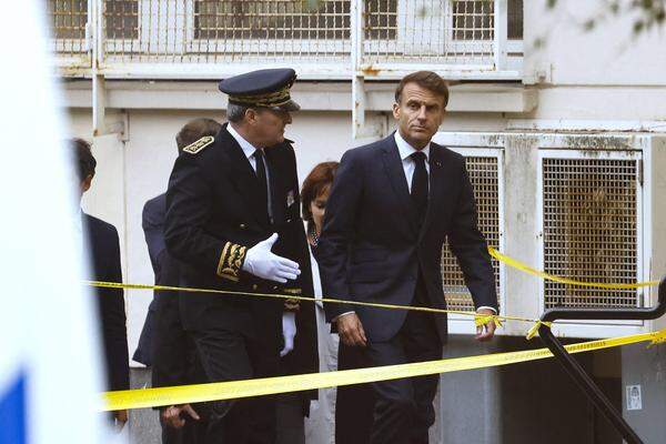 Der französische Präsident Emmanuel Macron reiste zum Tatort.