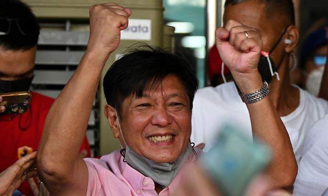 "Er wird der 17. Präsident der Philippinen sein", heißt es über Ferdinand Marcos Jr., genannt "Bongbong". Das offizielle Ergebnis wird erst in einigen Wochen verkündet.