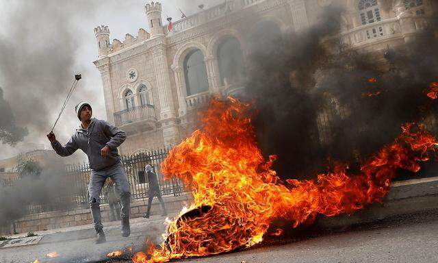 Palästinensische Proteste in Bethlehem im vom Israel annektierten Westjordanland am Tag nach der Bekanntgabe von Trumps Nahost-Friedensplan.