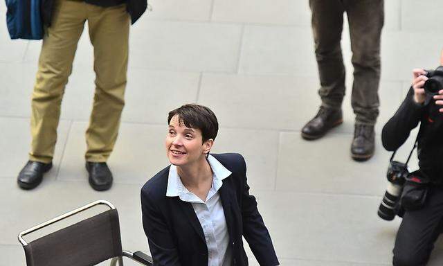 Frauke Petry, AfD-Vorsitzende, scheut den Kontakt zur FPÖ nicht mehr.