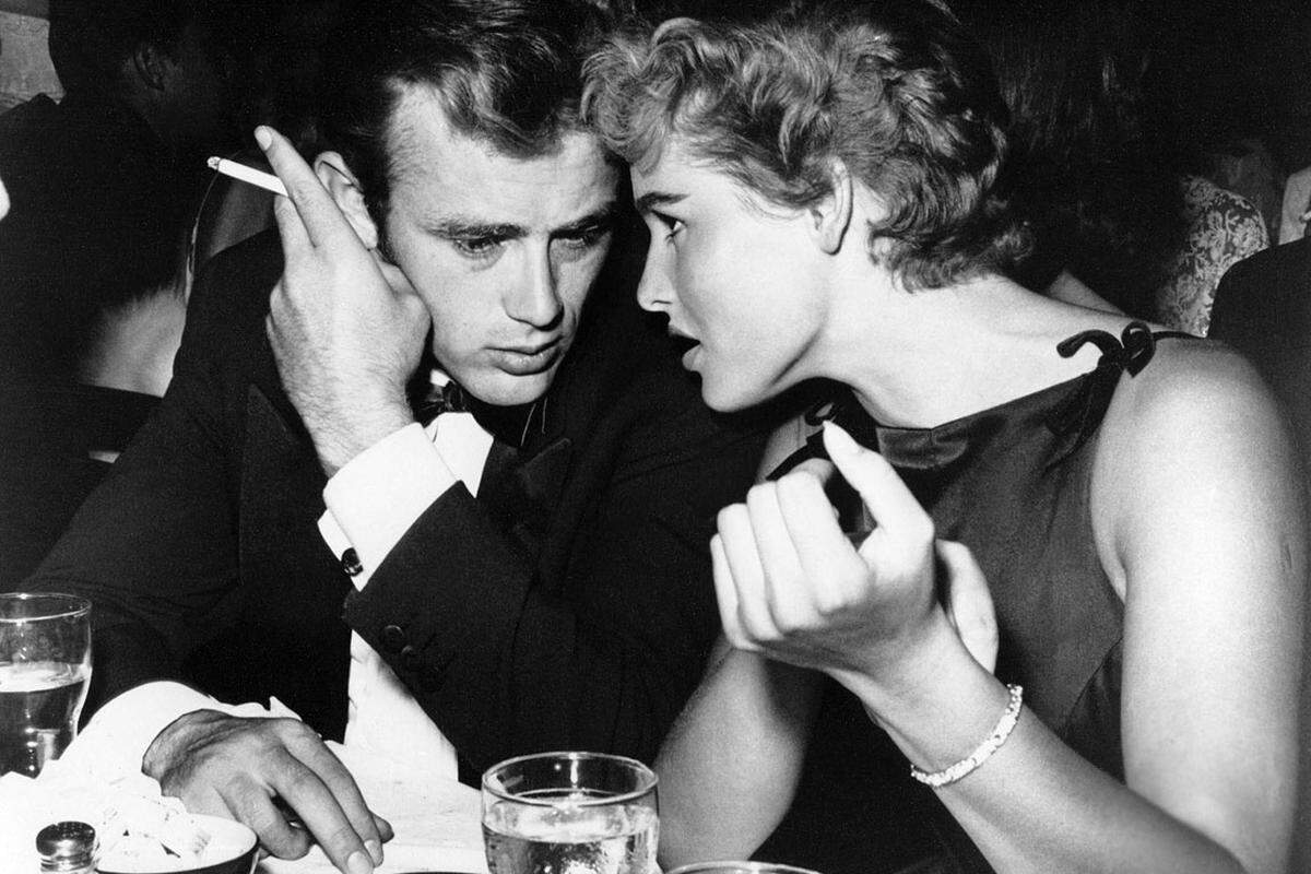 Nach einigen kleinen Rollen in italienischen Produktionen zog die Schauspielerin 1955 nach Hollywood, wo sie von Marlon Brando protegiert und von James Dean umworben wurde. Über eine Liaison mit Bond-Darsteller Sean Connery wurde stets gemunkelt.
