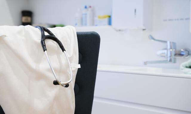 Geht es nach der Österreichischen Gesundheitskasse, soll ein Besuch beim Hausarzt verpflichtend sein, um zu einem Facharzt zu gehen.