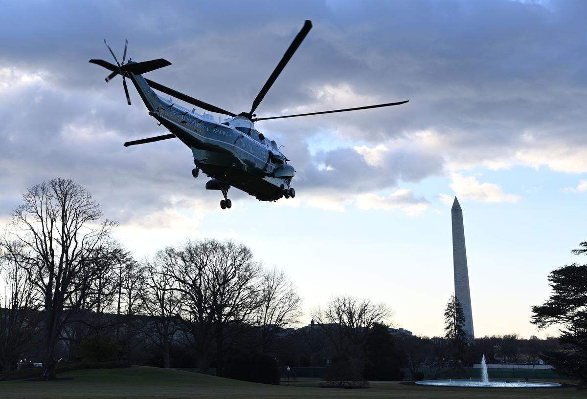 Mit dem Hubschrauber drehten die Trumps schließlich noch eine Runde über Washington D.C. bevor es zum nahen Militärflugplatz im nahen Bundesstaat Maryland ging.