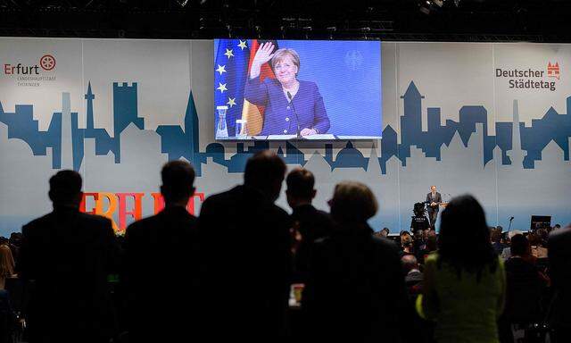 Angela Merkels Rede am Städtetag in Erfurt kam per Live-Videostream aus Berlin.