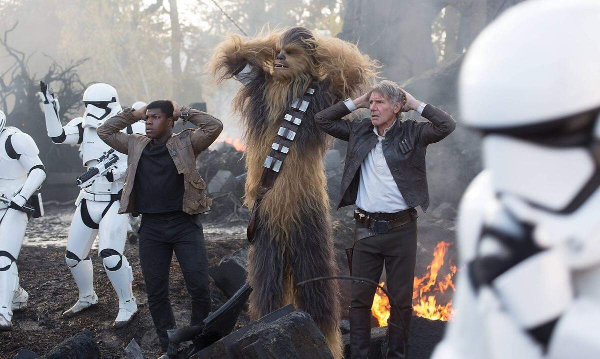 Chewbacca ist der sehr große, sehr behaarte Copilot und Freund von Han Solo (Harrison Ford) und wohl eine der beliebtesten Figuren aus "Star Wars". Unter diesem zotteligen Fell steckte ein sehr großer Mensch...