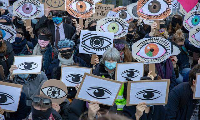 Proteste richten sich gegen ein geplantes Verbot von Videoaufnahmen bei Polizeieinsätzen