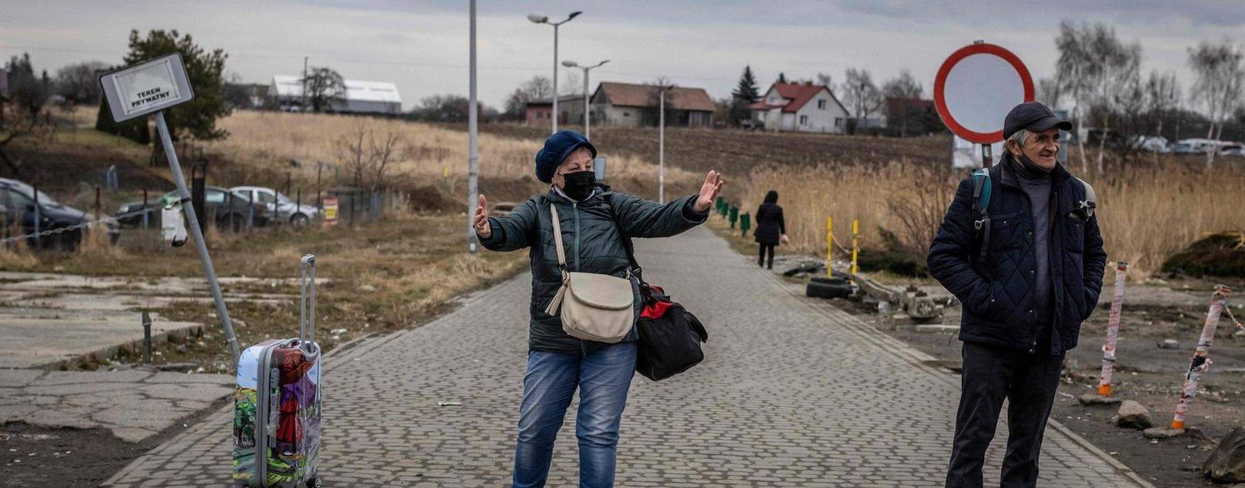 Kommen bald Millionen? Hier ein Fußgängergrenzübergang an der polnisch-ukrainischen Grenze nahe Przemyśl, den etwa ukrainische Gastarbeiter oft benützen. 