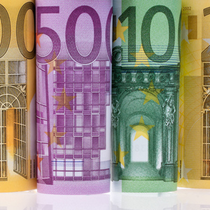 Banken Kapitalerhoehung drueckt ErsteKurs