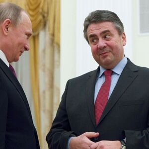 Sigmar Gabriel mit Wladimir Putin