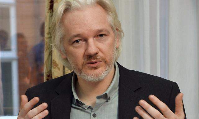 Assange lebt seit 2012 in Ecuadors Botschaft in London.