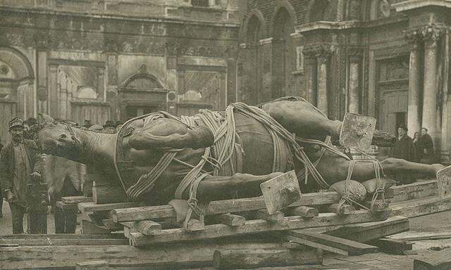 Das weltberühmte Gespann auf dem Markusdom wurde 1915 in Sicherheit gebracht 