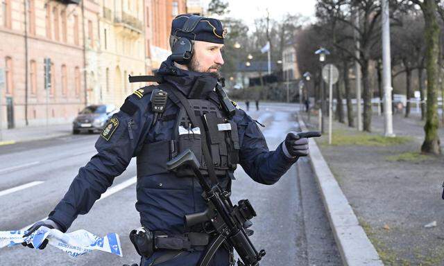 Die schwedische  Polizei verhaftet Terrorverdächtige bei Stockholm.