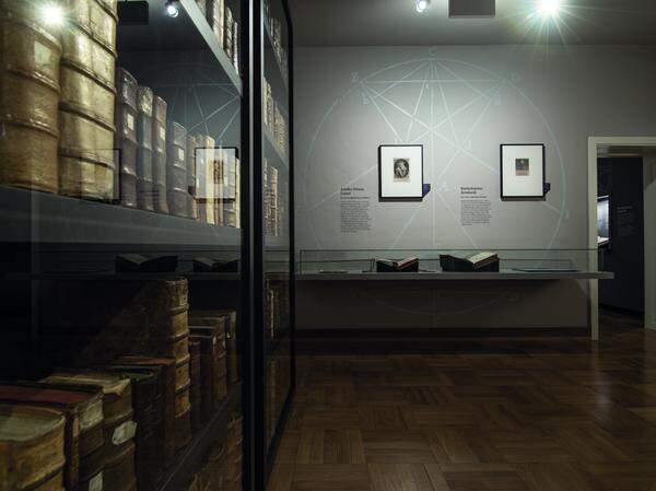 Das Humanistenzimmer. Das Thema wird in der Ausstellung mit zahlreichen Exponaten und einigen Überaschungen gewürdigt.
