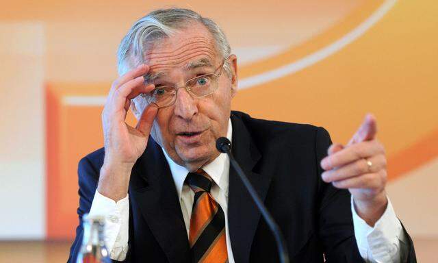 Erich Sixt: "Ich glaube nicht an E-Autos"