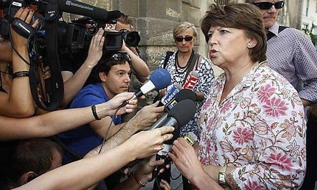 Auch Parteichefin Martine Aubry reagiert erleichtert auf die angekündigte Einstellung des Verfahrens