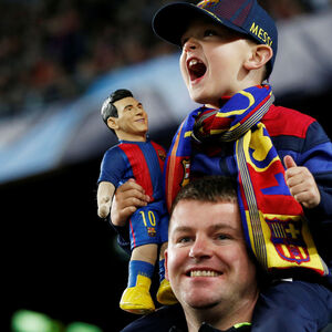 Tausende Fan-Touristen aus aller Welt pilgern zu den Heimspielen des FC Barcelona, um einmal Lionel Messi und Co. spielen zu sehen.