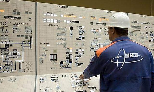 Russischer Techniker im iranischen Atomkraftwerk Bushehr
