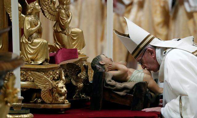 Papst Franziskus bei der Christmette.