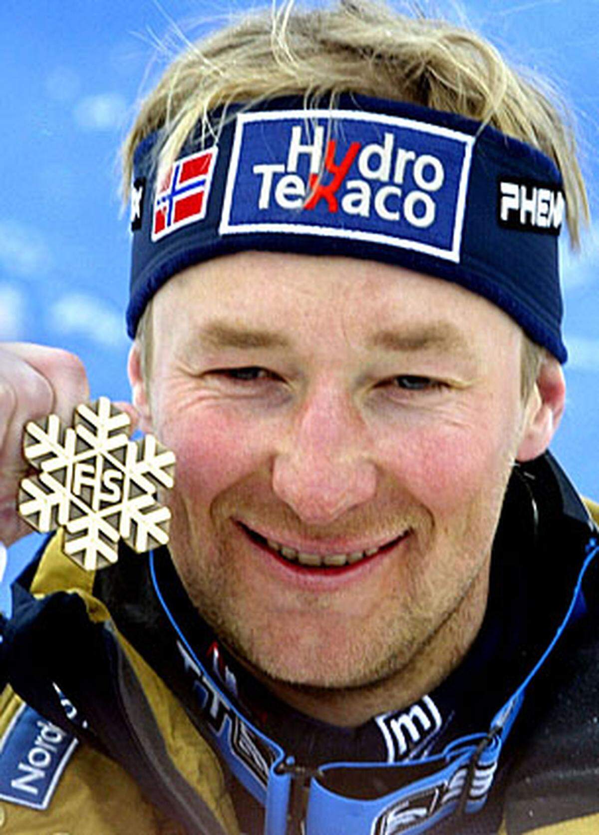 Der Norweger, der als einziger Rennläufer vier Olympia-Goldmedaillen gewinnen konnte, holte bei Weltmeisterschaften unglaubliche zwölf Medaillen: fünf in Gold, vier in Silber und drei in Bronze.