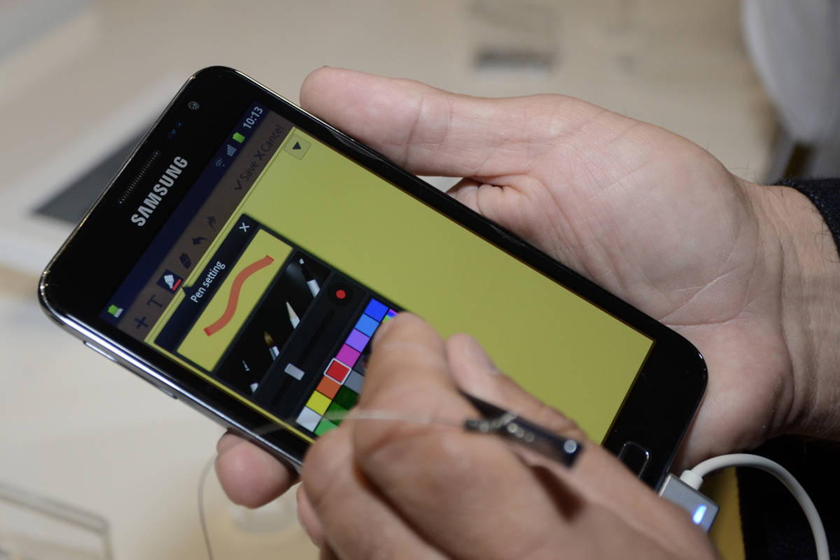 Die App bietet ähnlich wie auf HTCs Tablet Flyer verschiedene Stift-Optionen.
