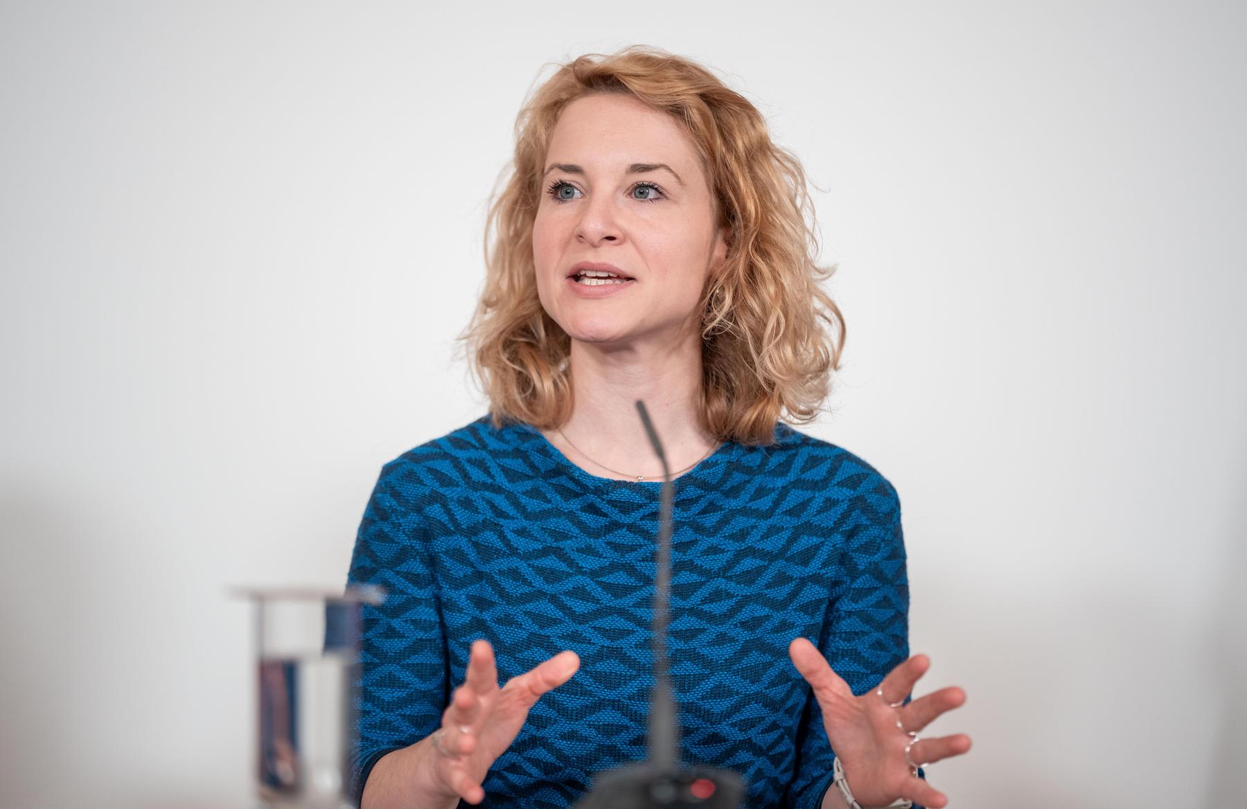 Regierung legt neuen Nationalen Aktionsplan gegen Gewalt an Frauen vor [premium]