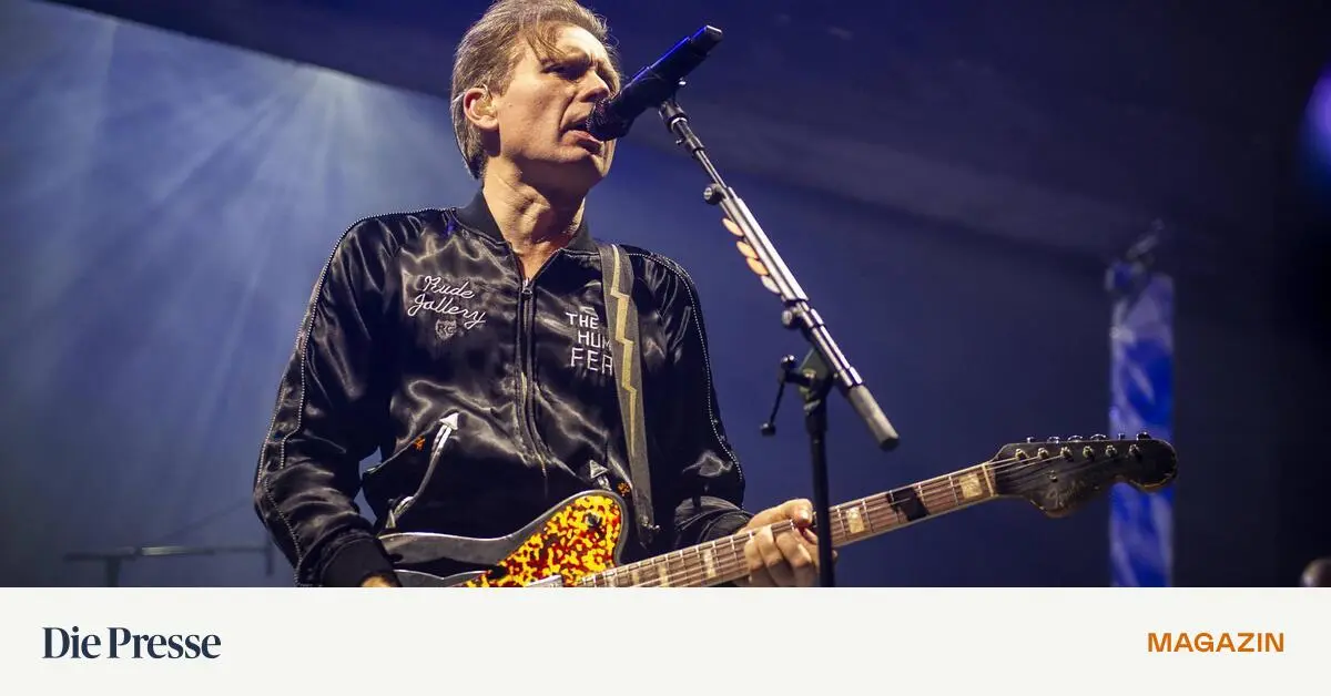 Take-Me-Out-Franz-Ferdinand-im-Gasometer-premium-