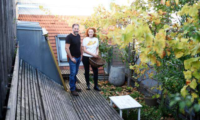 Gerhard Fischer und Nicole Fischer-Oberrauner im Dachgarten in Wien Neubau.