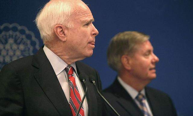 Die republikanischen Senatoren John McCain und Lindsey Graham sind von der diplomatischen Lösung im C-Waffenkonflikt mit Syrien nicht überzeugt.